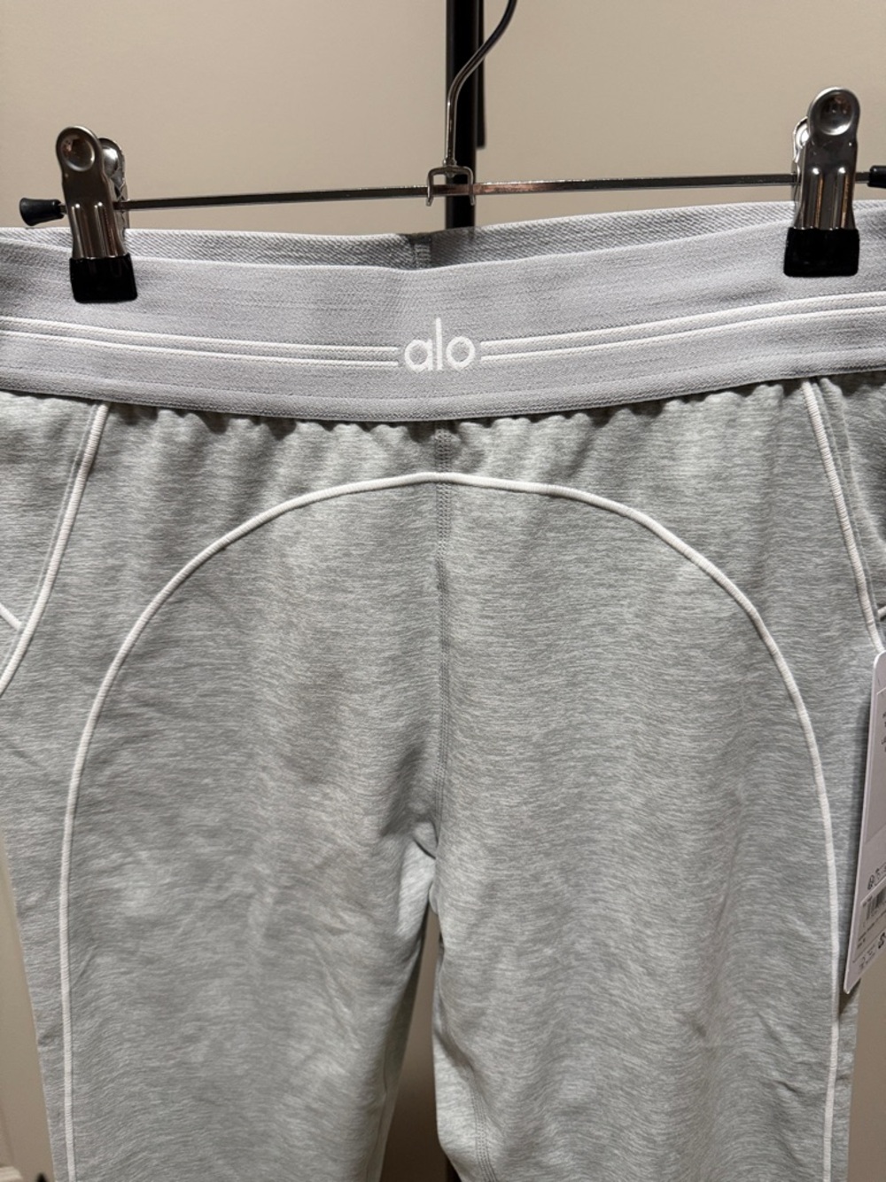 ALO Yoga Alosoft High Waist Heart Throb Leggings in Heather Grey/White:M - Picture 4 of 8